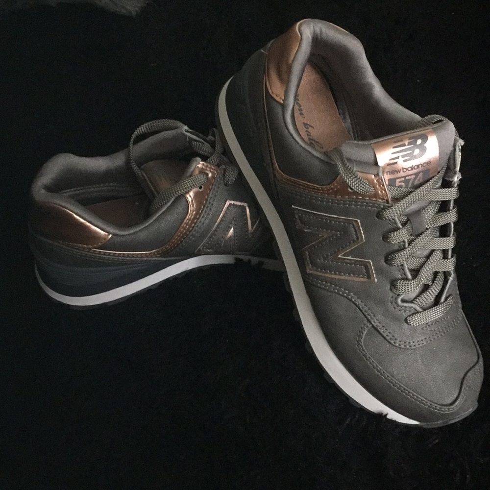 New balance shoes/ sneakers